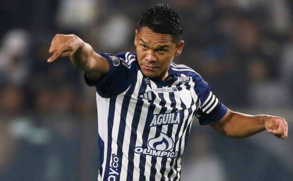 image?src=https%3A%2F%2Fimages.redgol.cl%2Fjpg%2Ffull%2FRDG_20240820_RDG_736311_Carlos-Bacca-contra-Colo-Colo